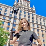 Julia, 32