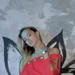 Julia, 32